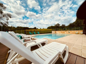 Ensemble 7 gîtes avec Piscines 50 couchages, Les Naudines Cottages